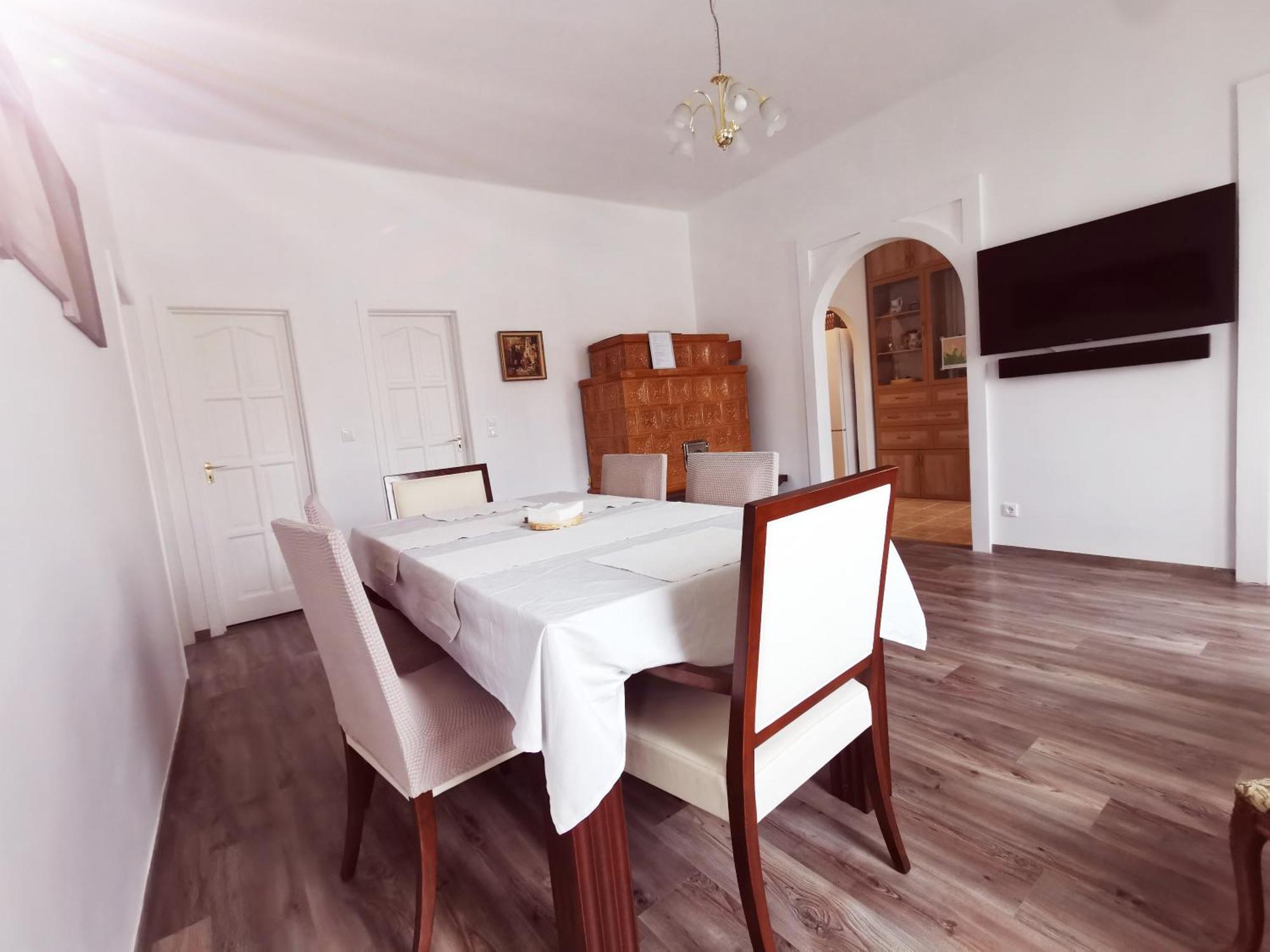 Jokai Sopron Apartment Bagian luar foto
