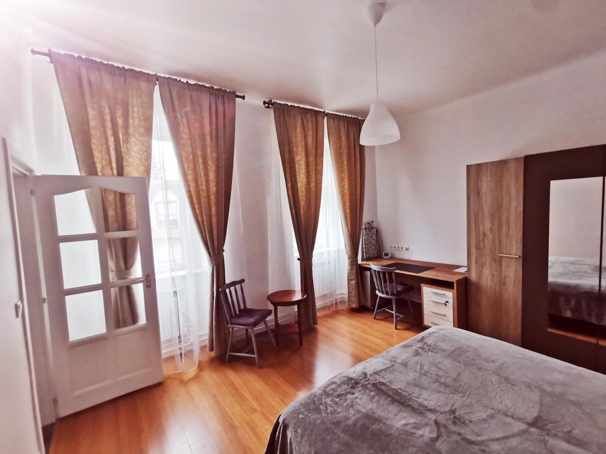 Jokai Sopron Apartment Bagian luar foto