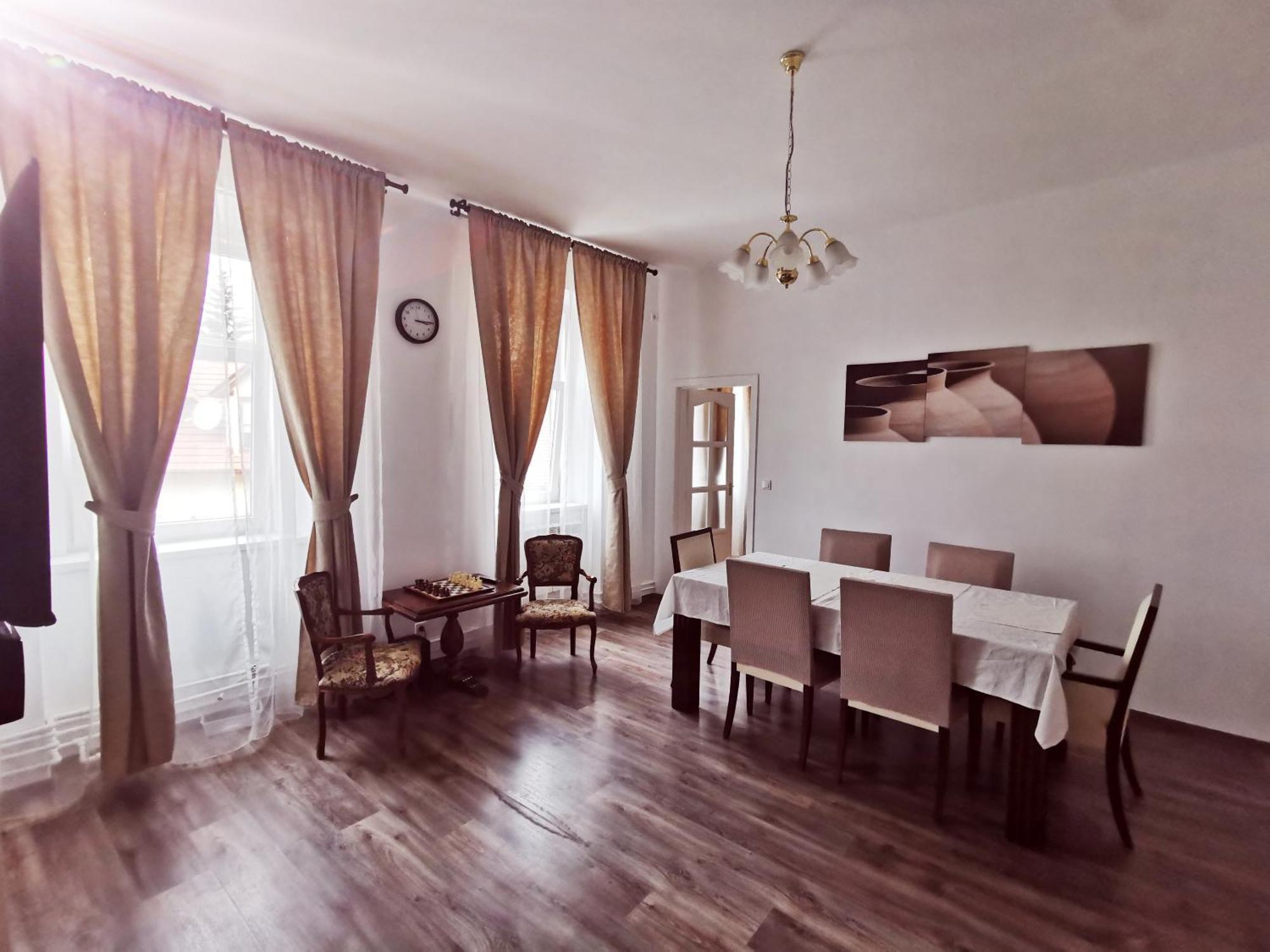 Jokai Sopron Apartment Bagian luar foto
